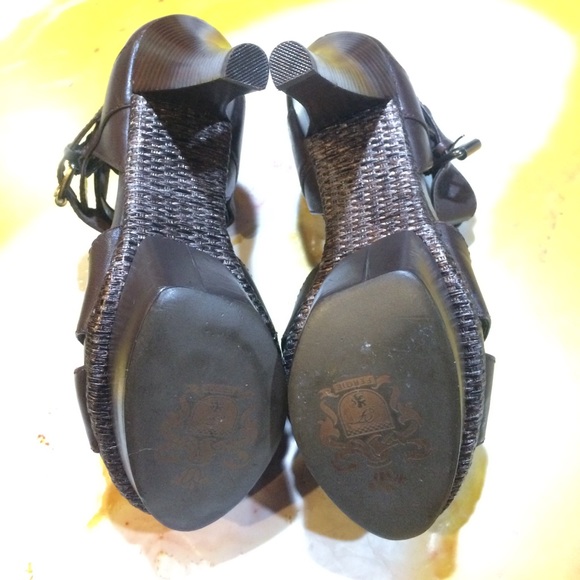 FERGIE “Gutsy” Leather Platform Heels - Picture 5 of 7